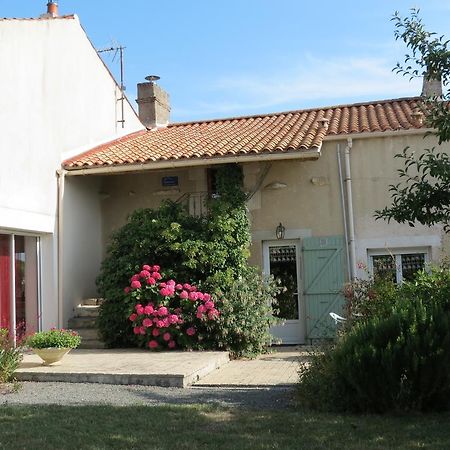 Bed and Breakfast L'Aubinoise à Saint-Aubin-la-Plaine Extérieur photo