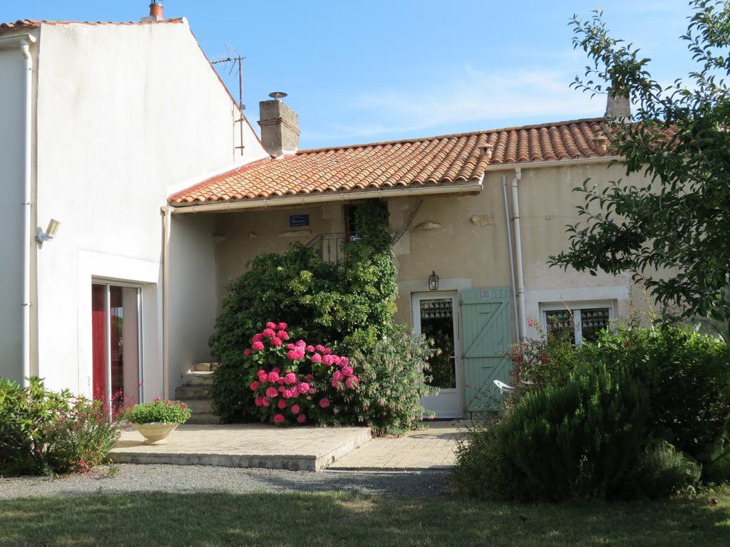 Bed and Breakfast L'Aubinoise à Saint-Aubin-la-Plaine Extérieur photo